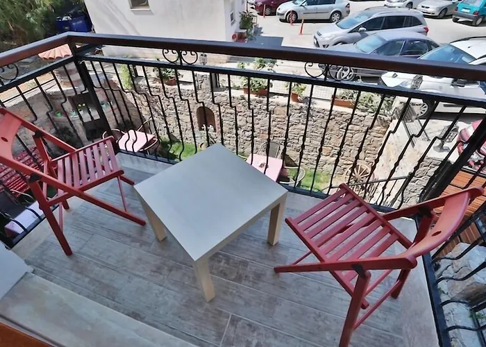 Emre 10 Отель Датча